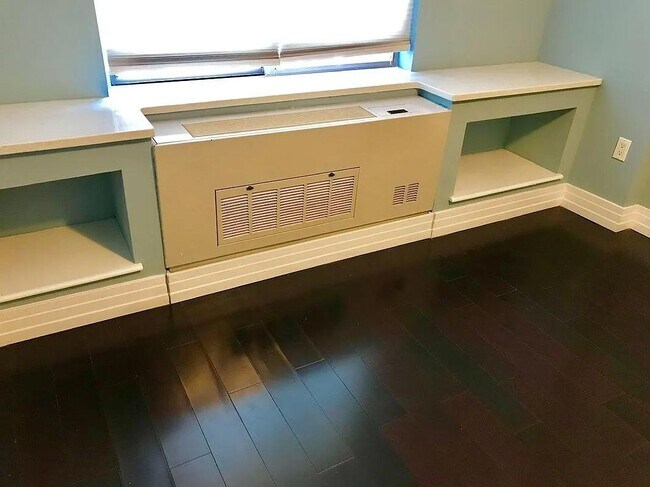 Building Photo - 64-05 Yellowstone Blvd