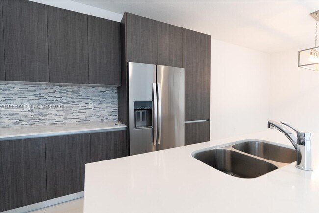 Building Photo - 481 SW 91st Ct