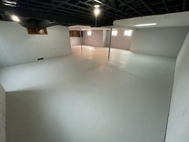 Building Photo - Coming soon! Charming 3-Bedroom, 1.5-Bathr...