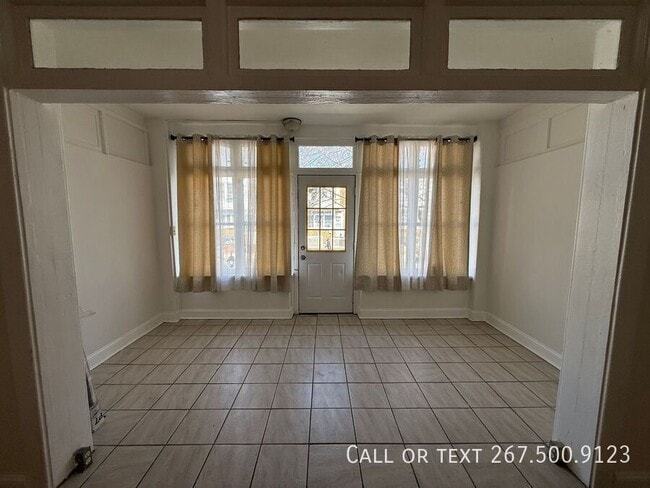 Building Photo - 226 W Ruscomb St