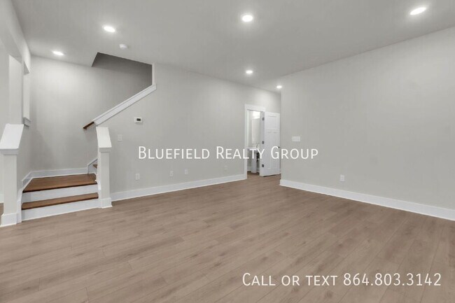 Building Photo - 406 E Parima Ct