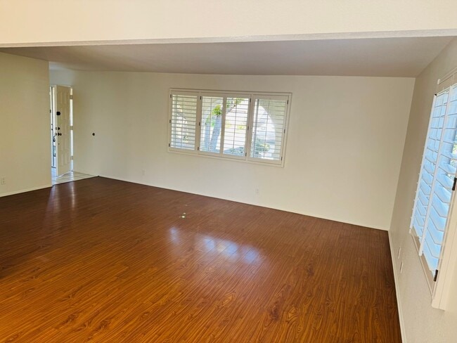 Building Photo - 1023 N Agusta Ave