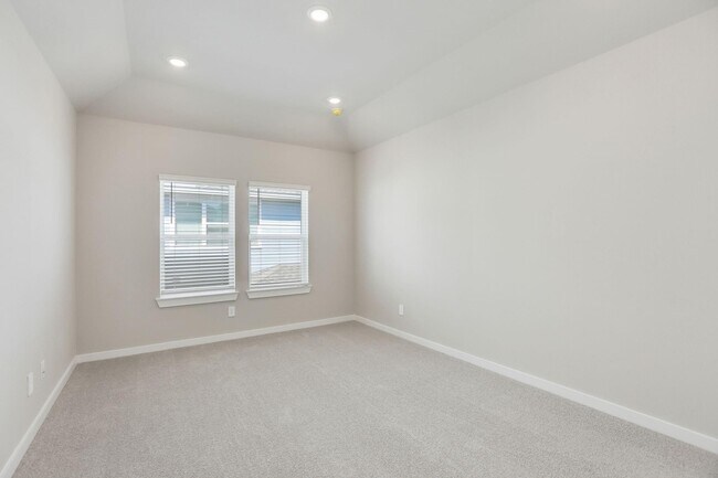 Building Photo - 567 Avisa Dr