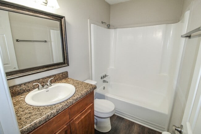 Building Photo - 431 Fair Rd