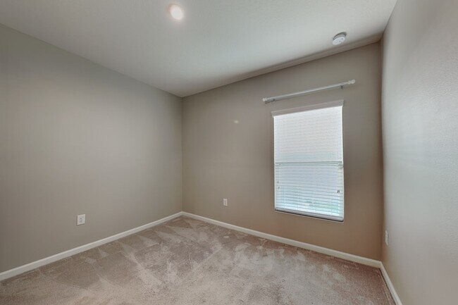 Building Photo - 186 Piave St