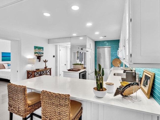 Building Photo - 3100 S Ocean Blvd