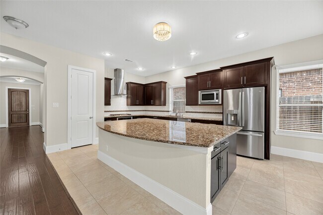 Building Photo - 10510 Trinity Springs Dr