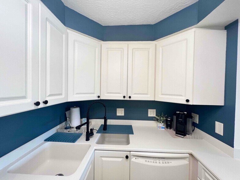 Building Photo - 2020 N Atlantic Ave