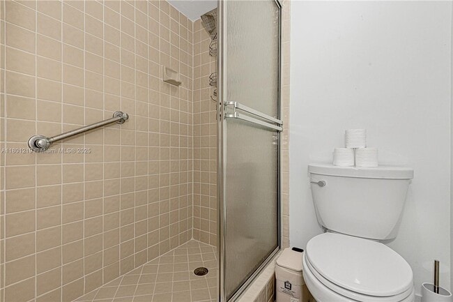 Building Photo - 216 SE 9th St