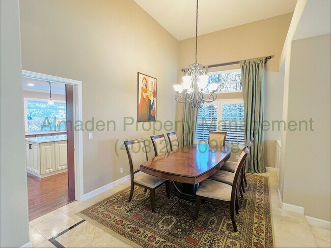 Building Photo - 7000 Sterling Gate Ct