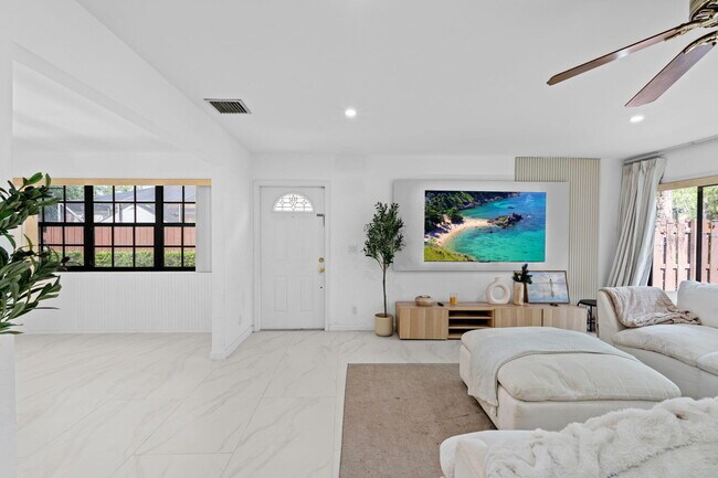 Building Photo - 111 Weybridge Cir