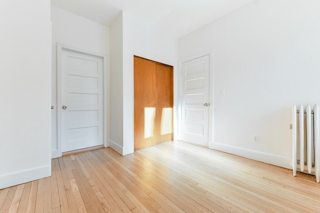 Building Photo - 152 Winchester St