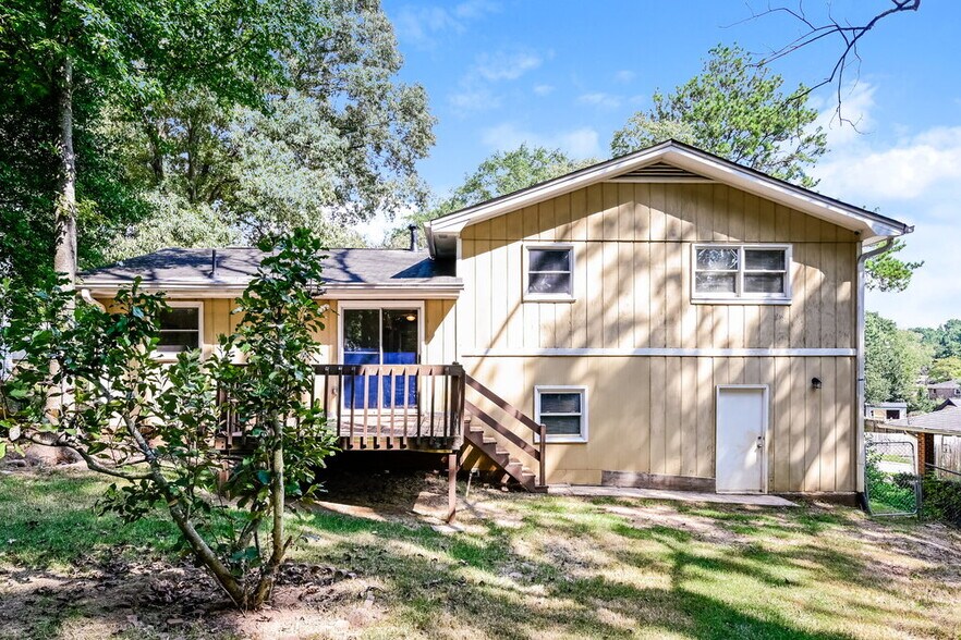 Building Photo - 3074 Menlo Park Dr