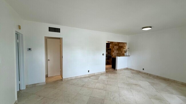 Building Photo - 2646 Polk St