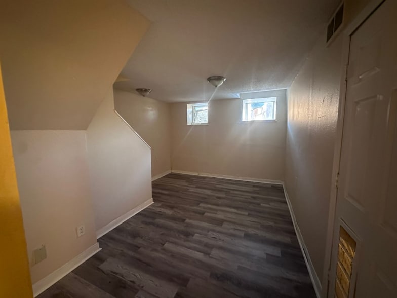 Building Photo - 1712 Oregon Pl