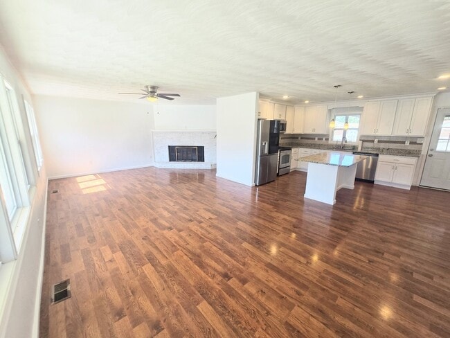 Building Photo - 1221 Wingfield Ave