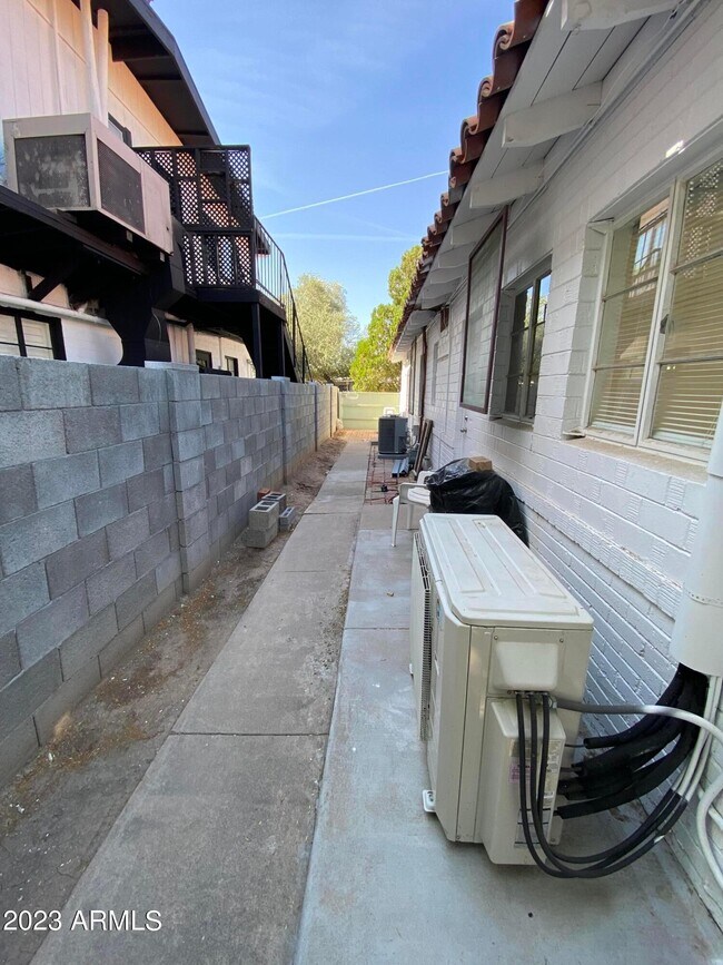 Building Photo - 1530 W Mulberry Dr