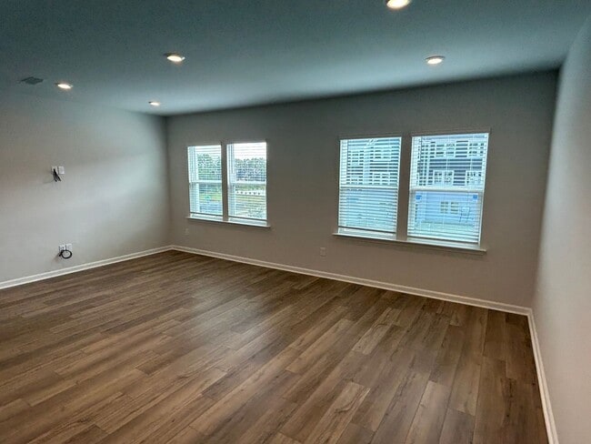 Building Photo - NEW 4 bed/3.5 bath townhome for rent in Apex