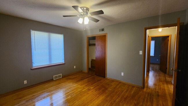Building Photo - Darling 3 Bed 1.5 Bath 1 Car Garage in the Country Estates Addn Midwest City