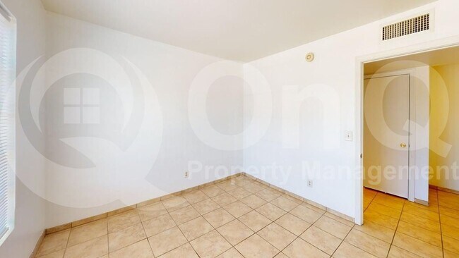 Building Photo - 8488 N Winchester Creek Dr