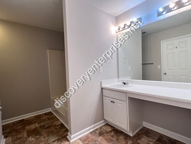 Building Photo - 1561 Norman Crossing