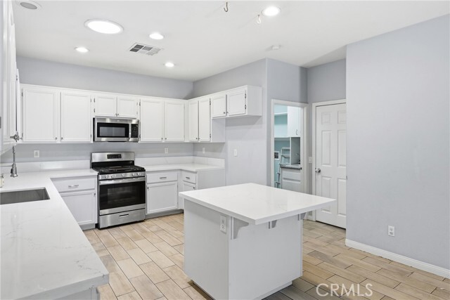 Building Photo - 44154 Coral Dr