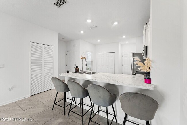 Building Photo - 9049 Gifford Dr