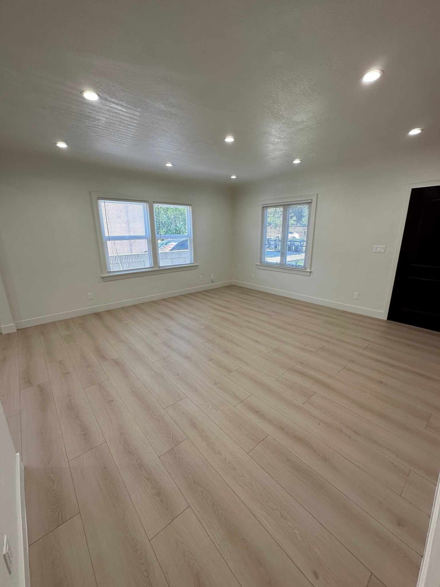 Building Photo - 217 Sinclair Ave