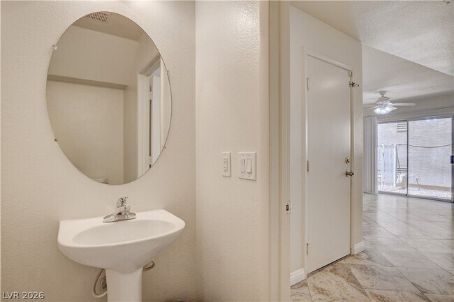 Building Photo - 4208 Perfect Drift St