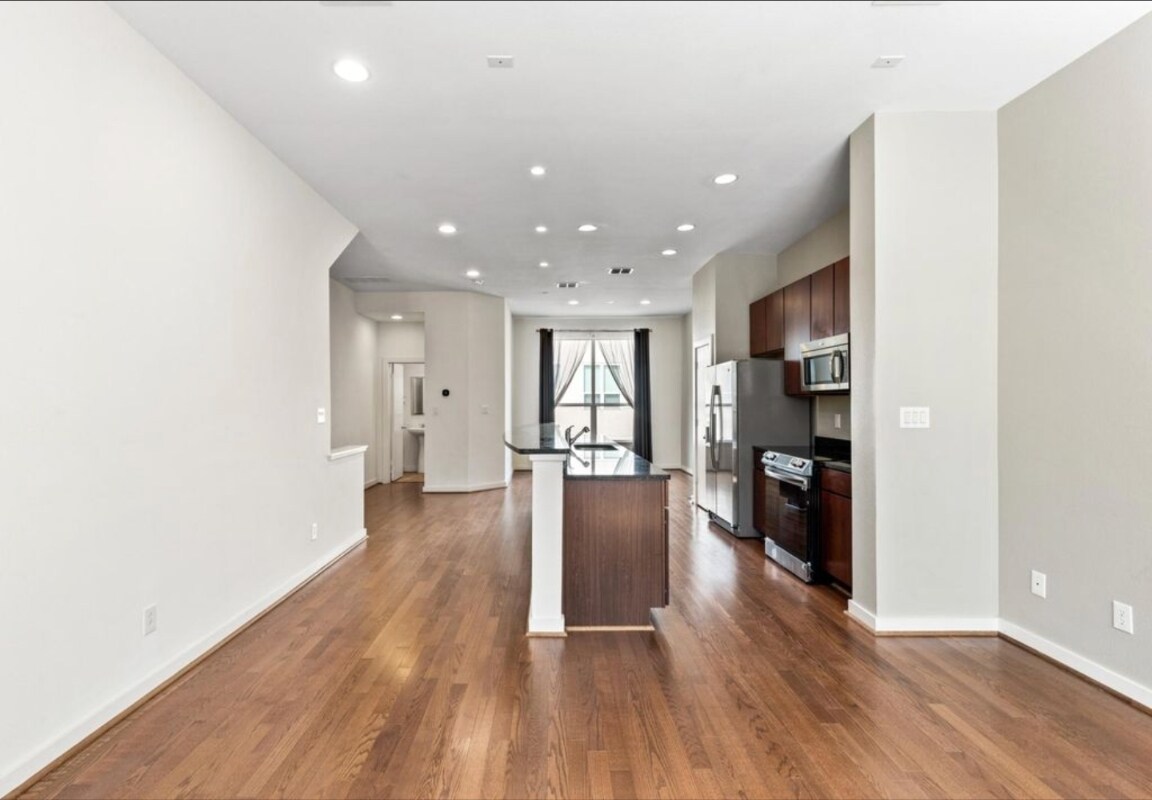 Building Photo - 3800 Holland Ave
