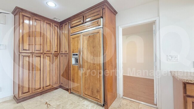 Building Photo - 2607 W San Miguel Ave