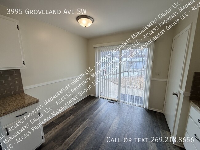Building Photo - 3995 Groveland Ave SW