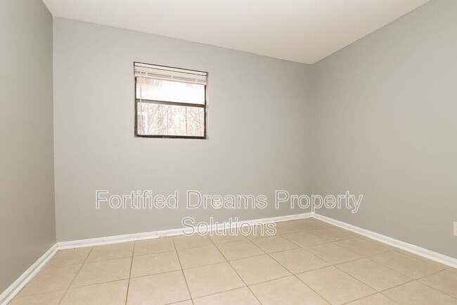 Building Photo - 1502 Oakshire Ct