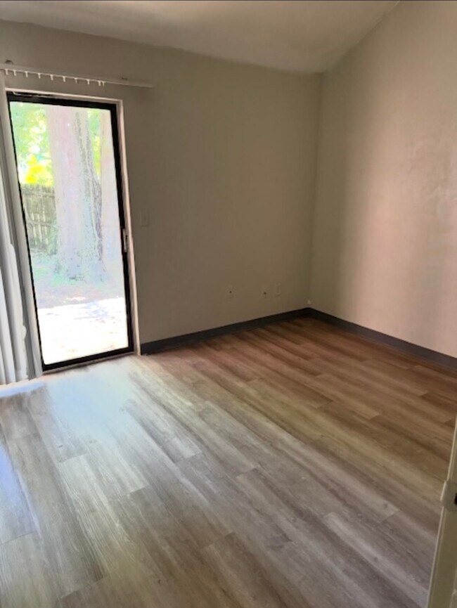 Building Photo - 1830 Nekoma Ct