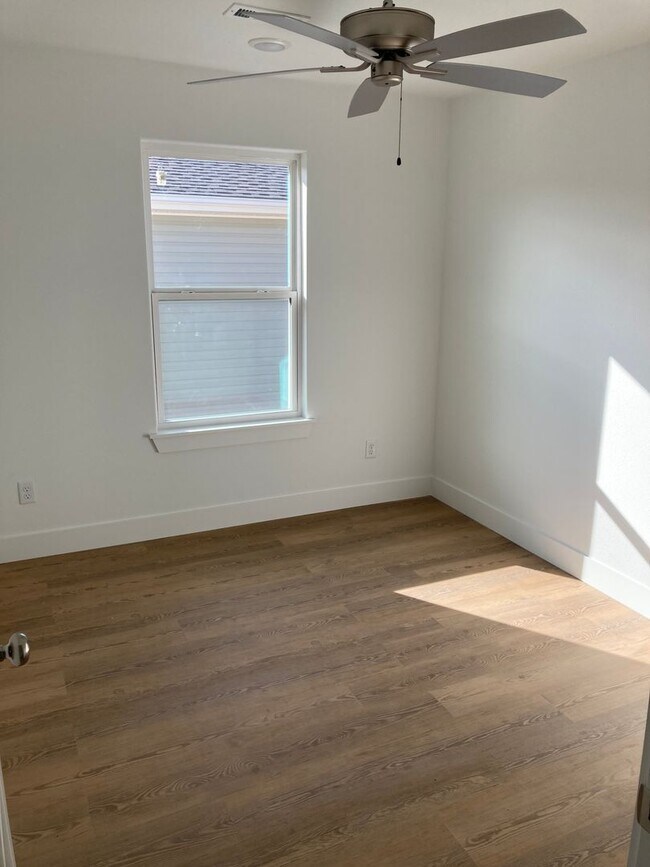 Building Photo - 1210 Nedra Dr