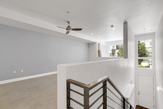 Building Photo - $2,395.00, Spacious Loft, 1.5 bath in Jeff...