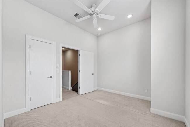Building Photo - 3127 Leeland St