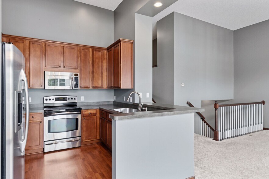 Building Photo - 15424 Foster Dr N