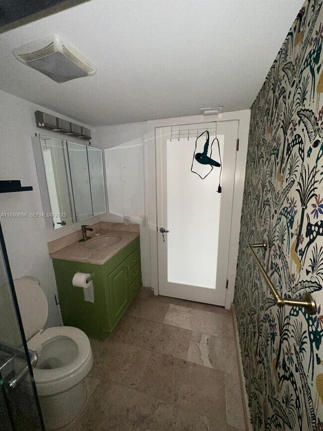 Building Photo - 540 Brickell Key Dr