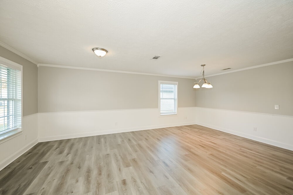 Building Photo - 805 General Barksdale Dr