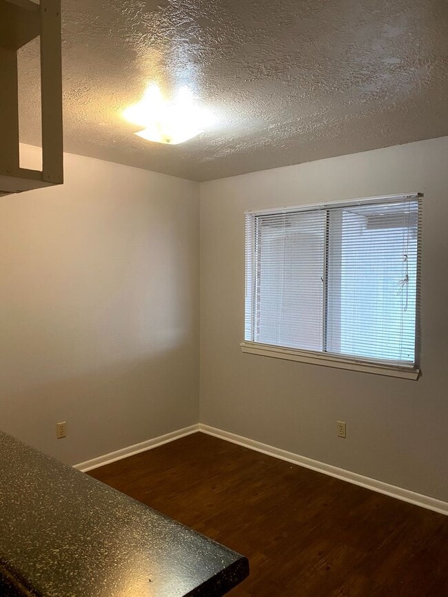 Building Photo - PRELEASE AVAILABLE! 2 BED 2 BATH DUPLEX WI...