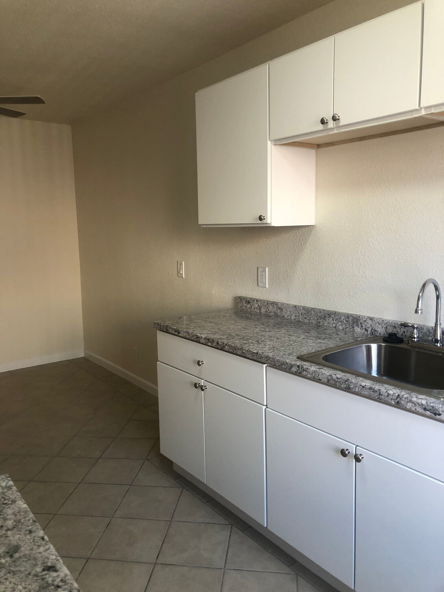 Building Photo - 514 Gramercy S Pl