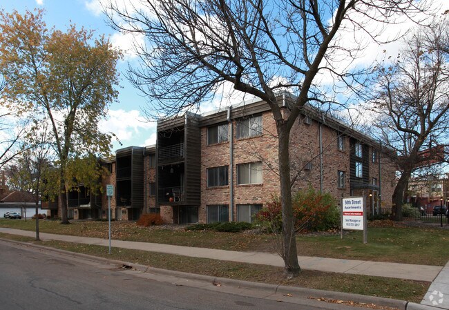 Building Photo - 50th St Apartments