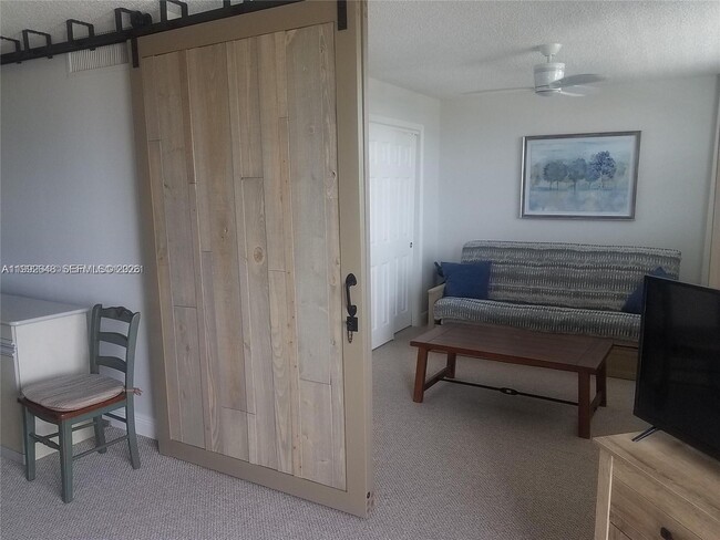 Building Photo - 1731 SE 15th St