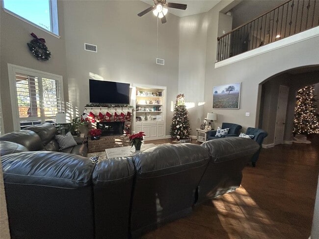 Building Photo - 6512 Mitra Dr