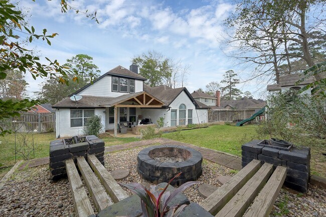 Building Photo - 180 Park Way