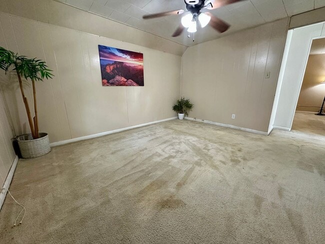 Building Photo - 3 bed, 1.5 bath home for rent in Waterloo