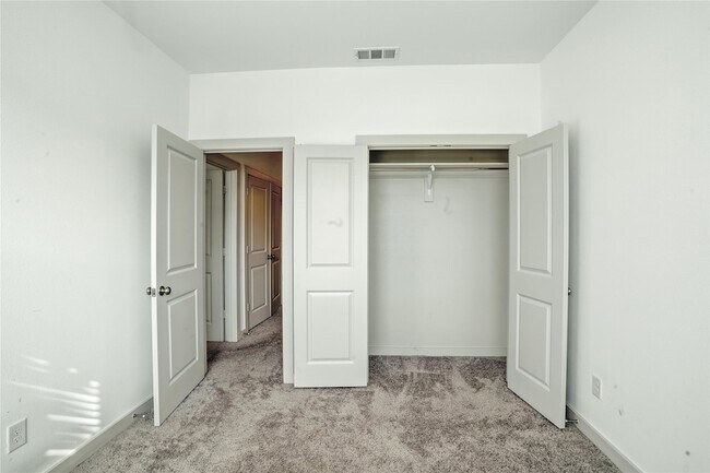 Building Photo - 6441 Iron Horse Blvd
