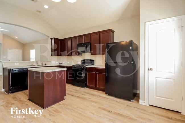 Building Photo - 3811 Hunters Trail