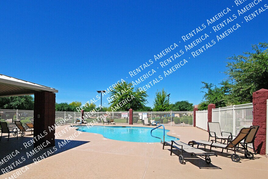 Building Photo - 8959 W Northview Ave
